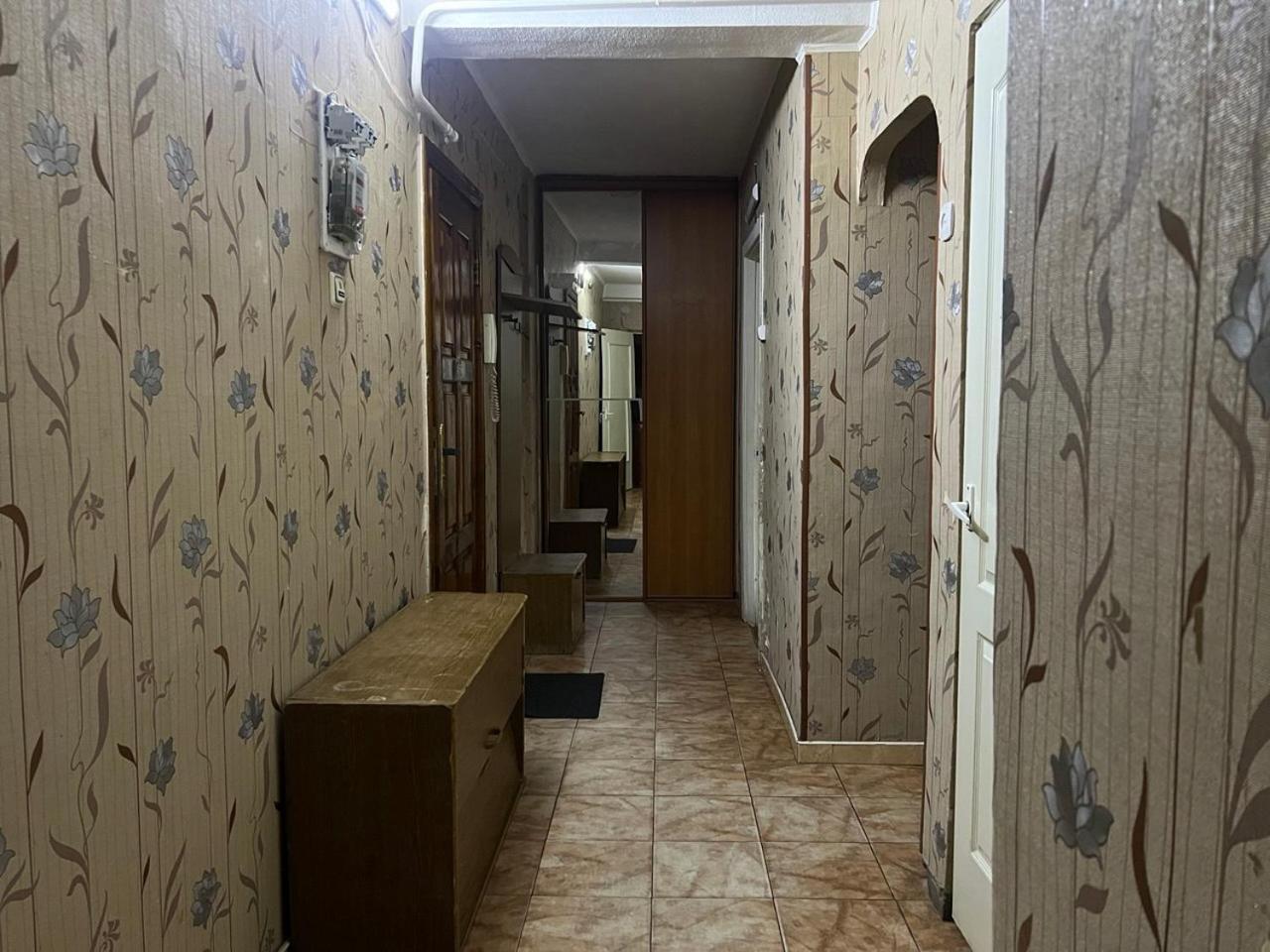 Квартира Эконом-Класса Возле Метро Левобережная Kiev Luaran gambar