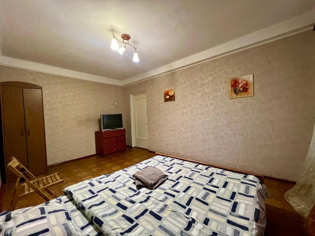 Квартира Эконом-Класса Возле Метро Левобережная Kiev Luaran gambar