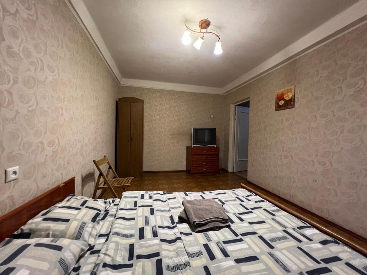 Квартира Эконом-Класса Возле Метро Левобережная Kiev Luaran gambar