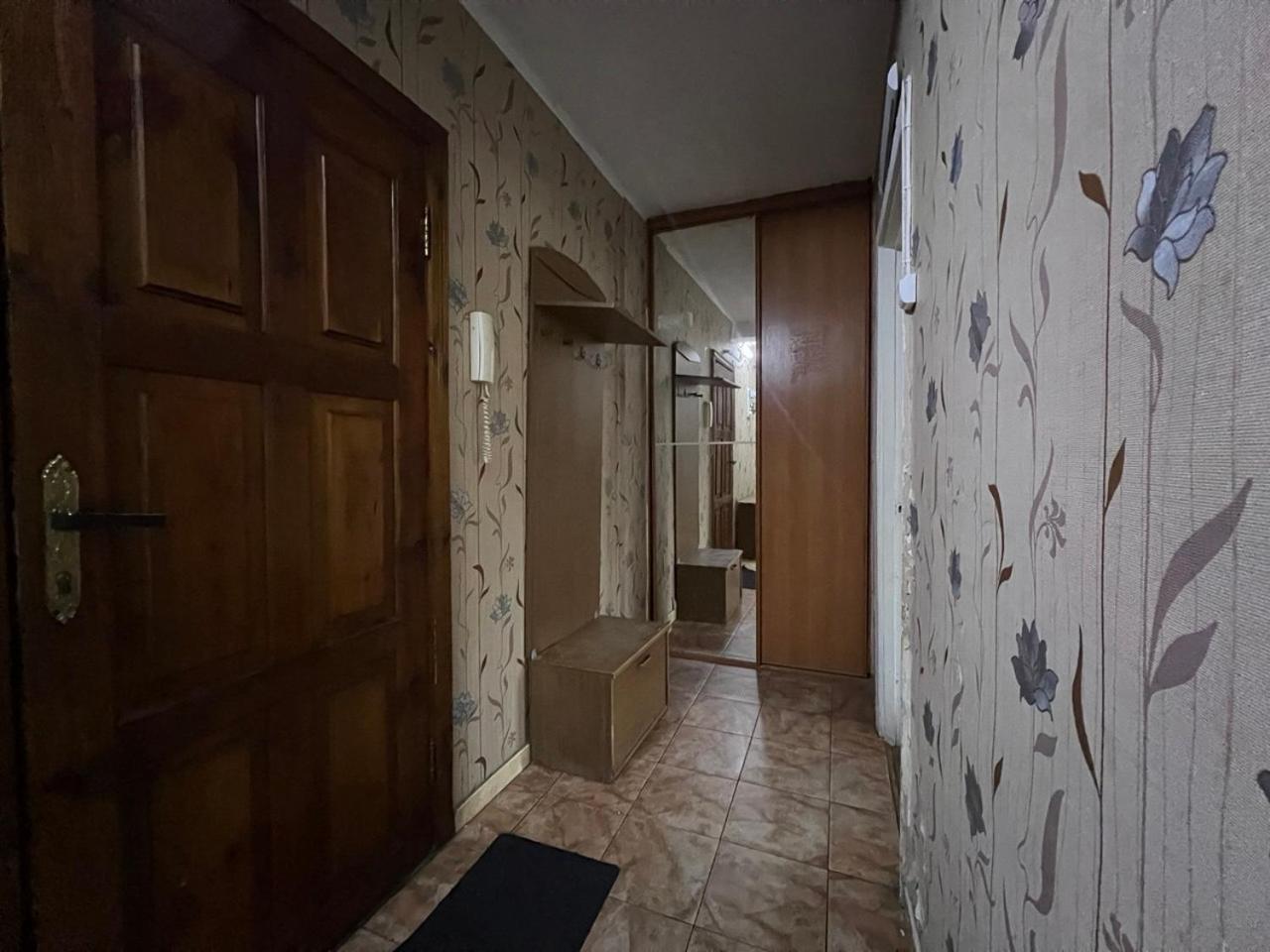 Квартира Эконом-Класса Возле Метро Левобережная Kiev Luaran gambar